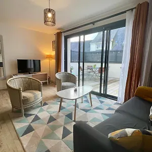 Appartement Plein Centre - Spacieux Duplex T2 Avec Grande Terrasse Ensoleillee, Auray